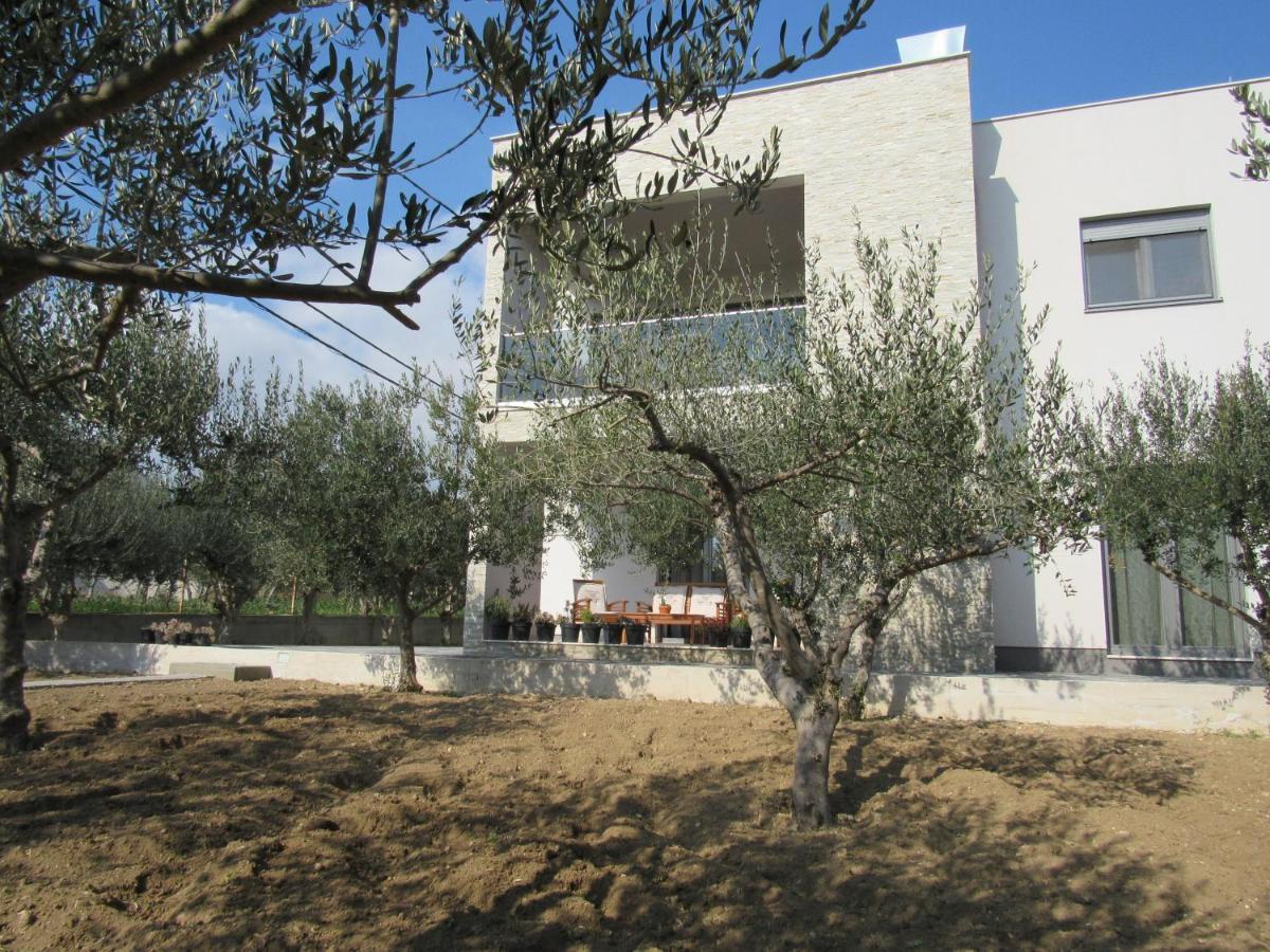 Ferienwohnung Olives Garden Trogir Exterior foto